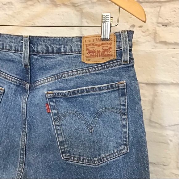 Levi’s 501 W32 (US 14/15) Cropped Jeans Straight Fit High Rise Womens Distressed - Picture 6 of 12